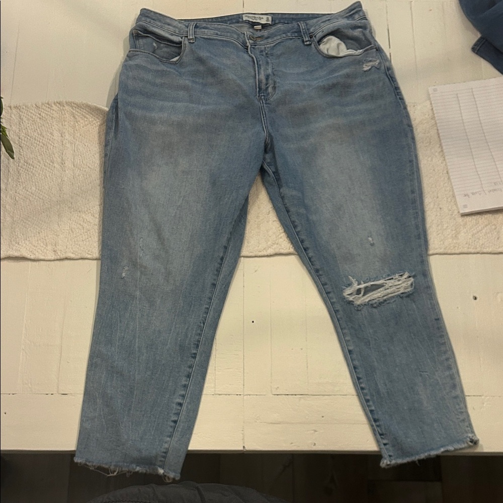 Abercrombie & Fitch Light Blue Cropped Jeans
